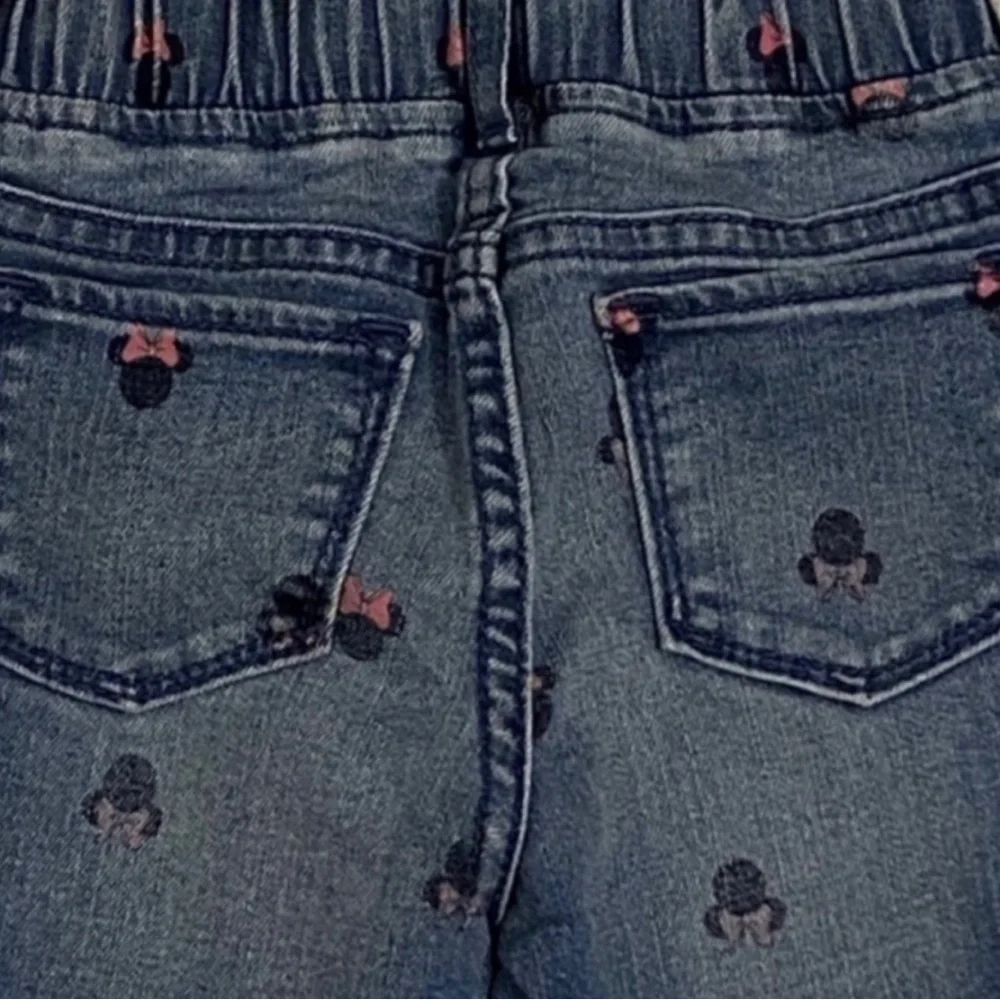 GAP disney light